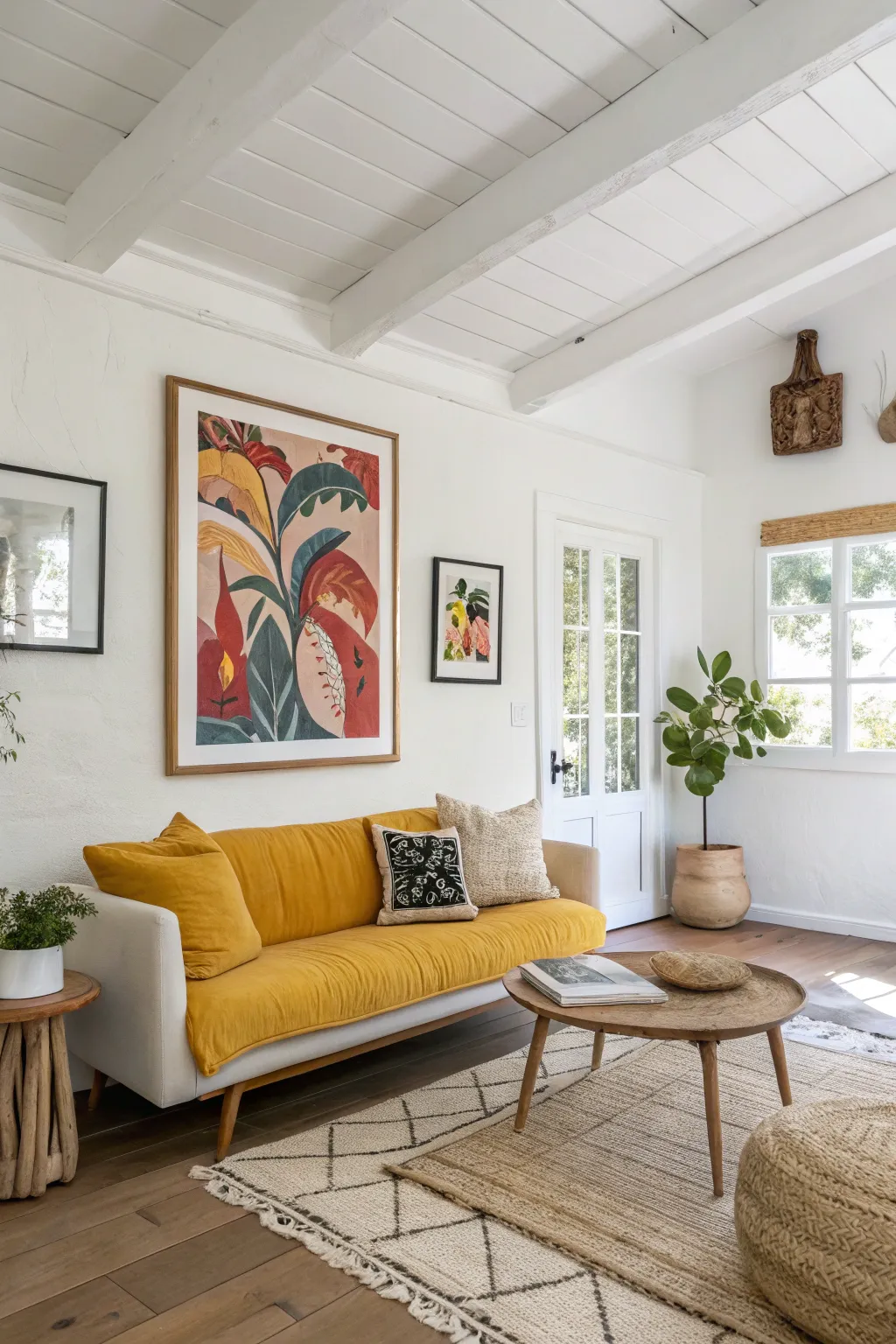 20+ Inspiring White Wall Ideas for Your Living Room